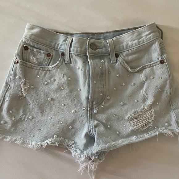 Pearl embellished Levi Jean shorts - Picture 1 of 4